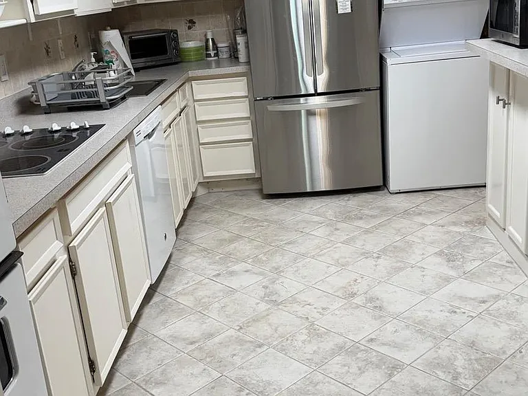 8330 Greensboro Dr #6/0003 — Photo 12