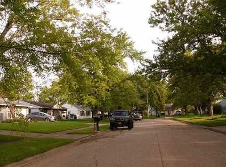 2nd image of 1820 Norwood Way