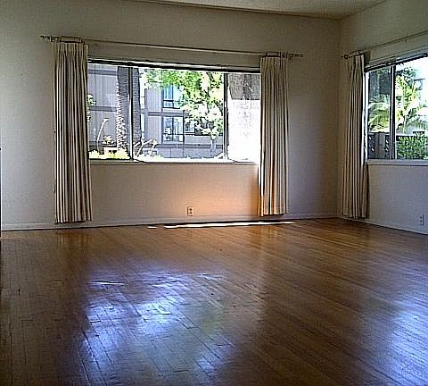 4th image of 2533 E 2nd St