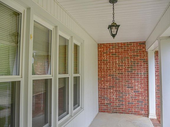 4th image of 207 Fawn Brook Dr
