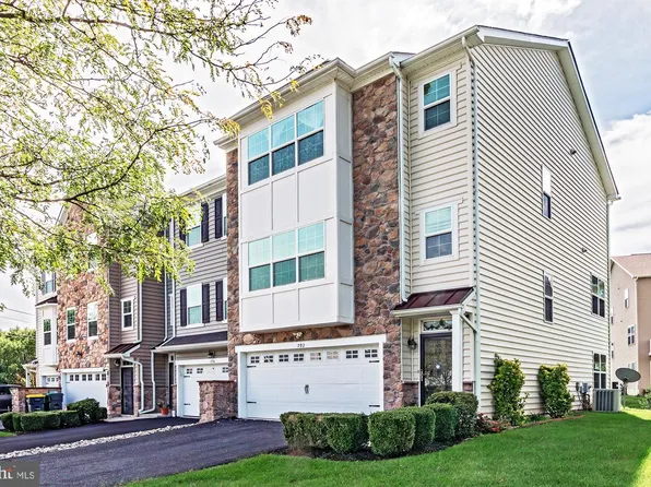 792 Jacobsen Cir #143, Newark, DE 19702