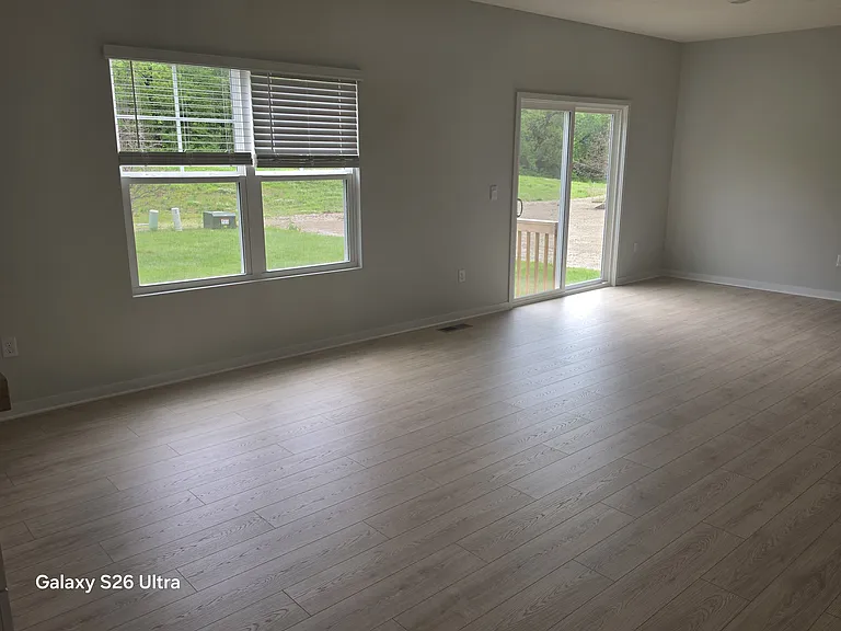 162 Lorrimore Dr — Photo 4