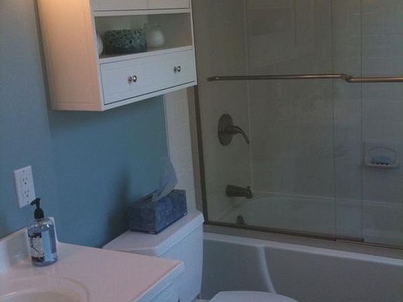 4th image of 219 Brewster St #A
