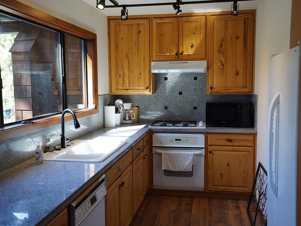 2nd image of 650 Tunnington Dr