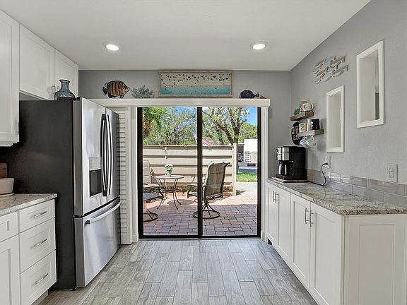 Kitchen, double slider