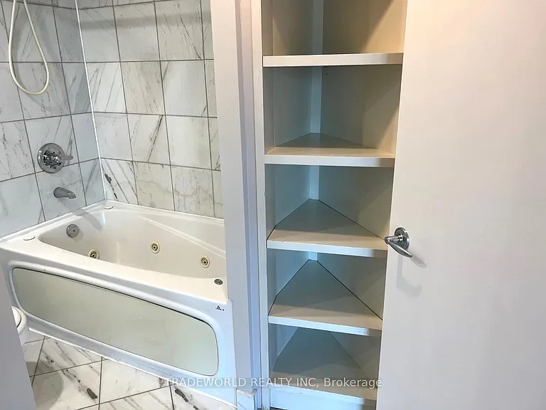 8 York St #1009 — Photo 12