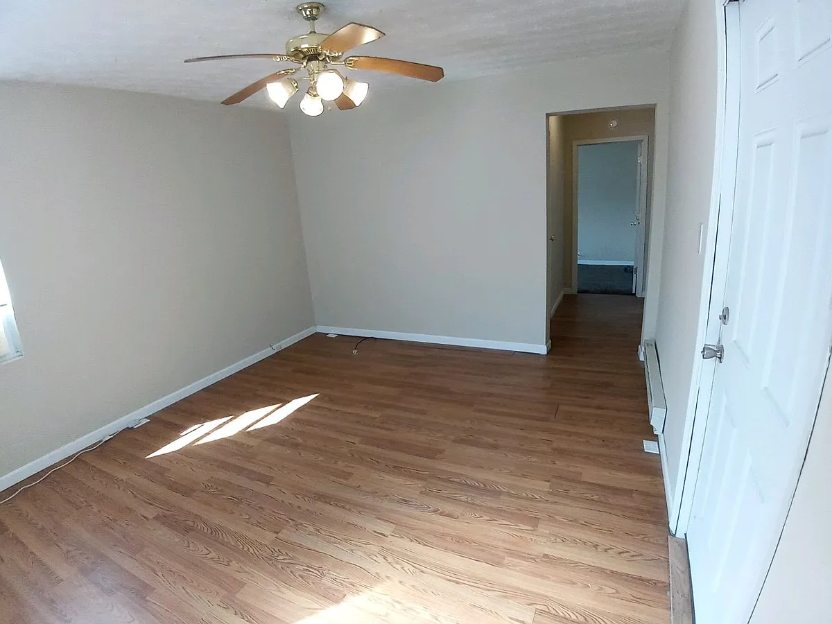 Building Photo - 202 & 04 5th Ave #1