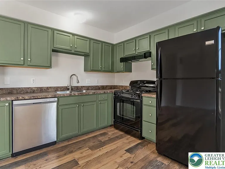1096 Sparrow Way — Photo 21