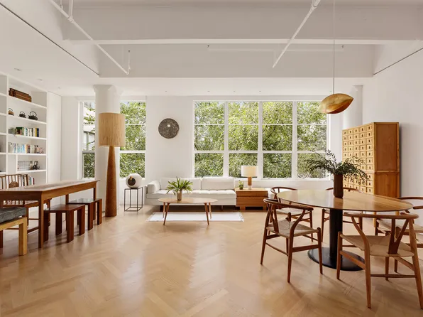 184 Kent Avenue image 1 of 12