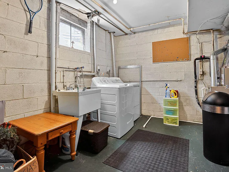 7716 Tiverton Dr — Photo 13