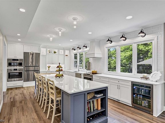 3rd image of 28658 Laughlin Ln