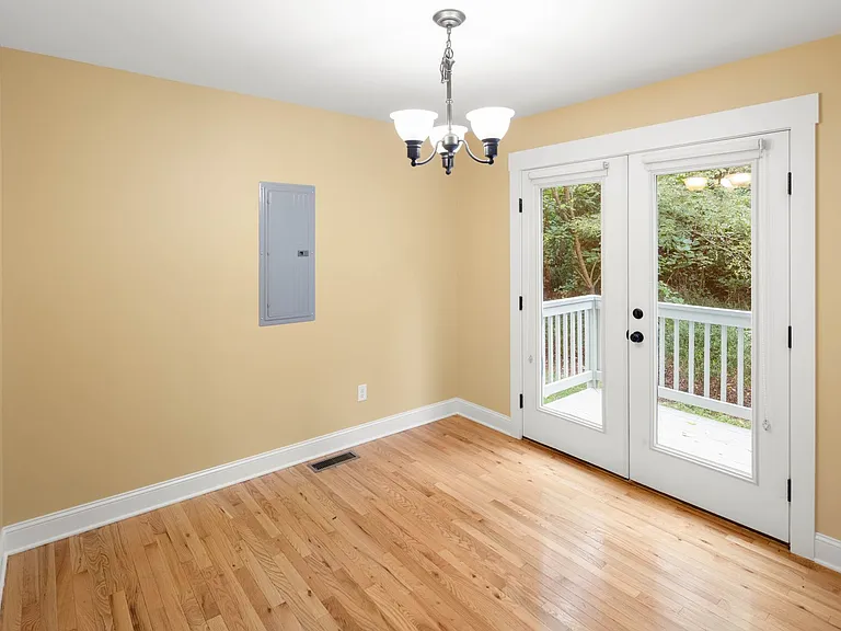 8 Cottage Cove Ln — Photo 10