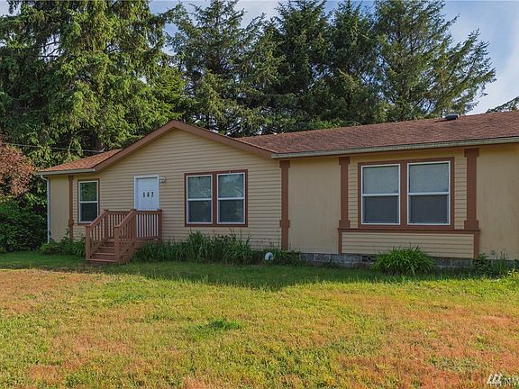 The home sits on a nice level lot. 