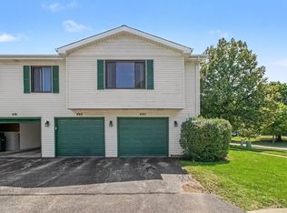 495 Harrison Ct, Vernon Hills, IL 60061