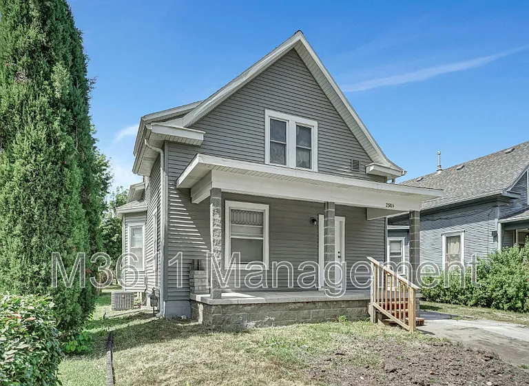 2503 S 8th St — Photo 3