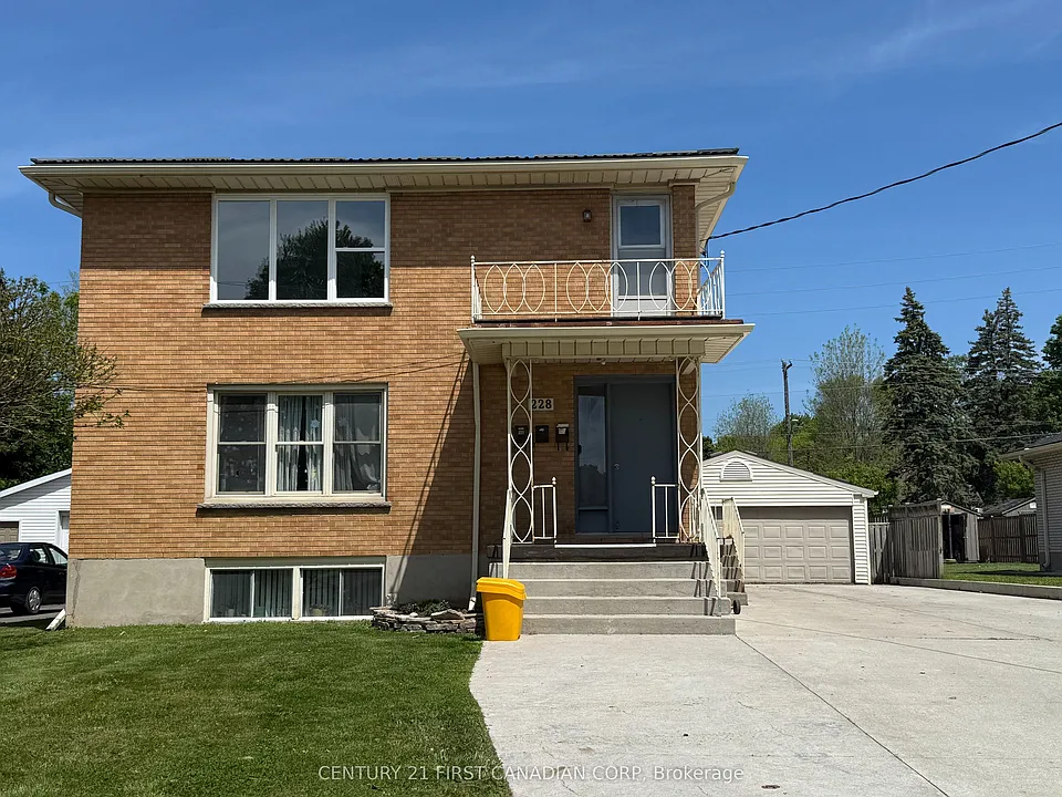 228 Burnside Dr #3