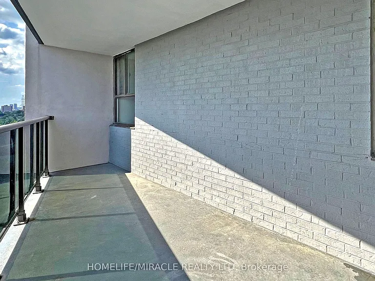 10 Tobermory Dr #1206 — Photo 41