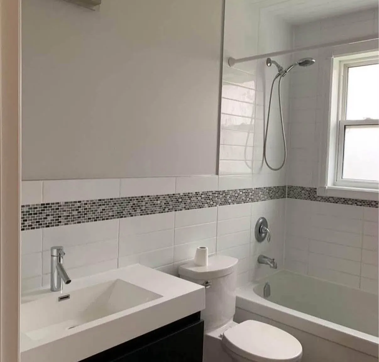 3 bed, $2,495 — Photo 4
