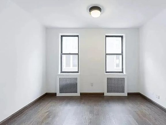 4th image of 885 10th Ave #2R
