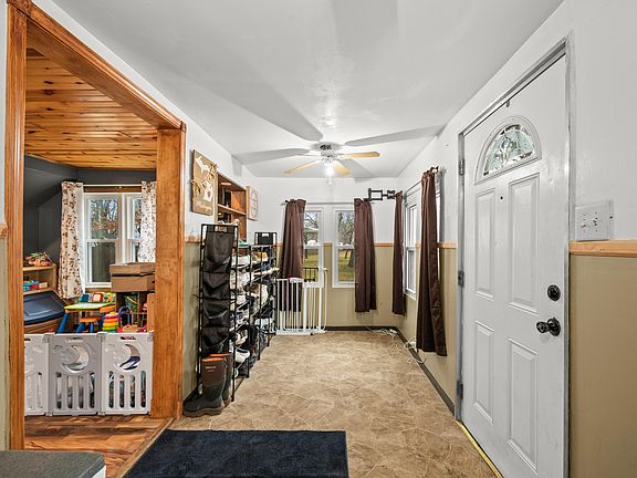 4th image of 460 Green St