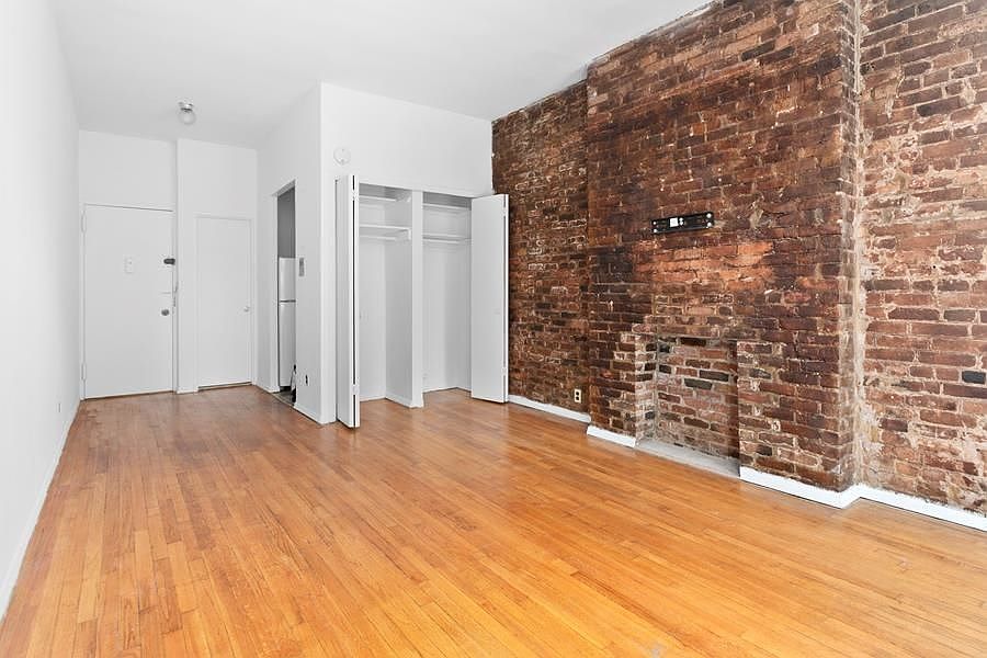 2nd image of 1630 2nd Ave APT 4FS