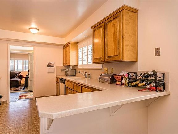 3rd image of 33 Verde Dr