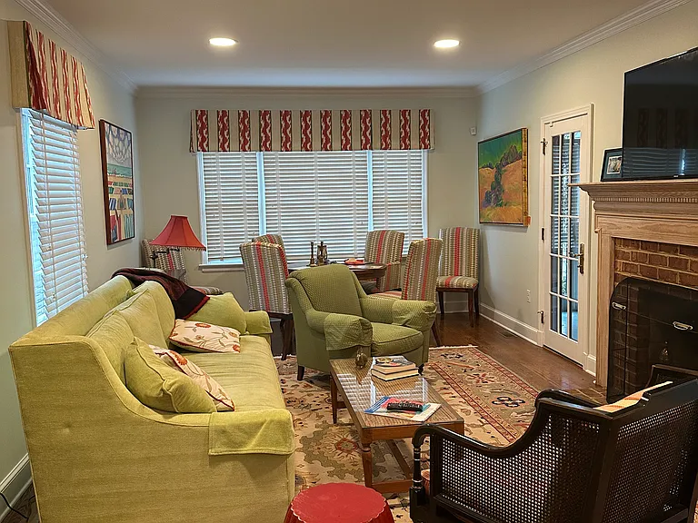 4501 Bromley Ln — Photo 6