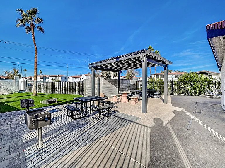 BOA-Bolero Apartments — Photo 19