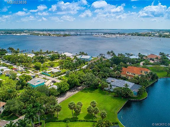 5th image of 540 SW Bay Pointe Cir