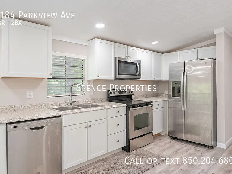 3184 Parkview Ave — Photo 5