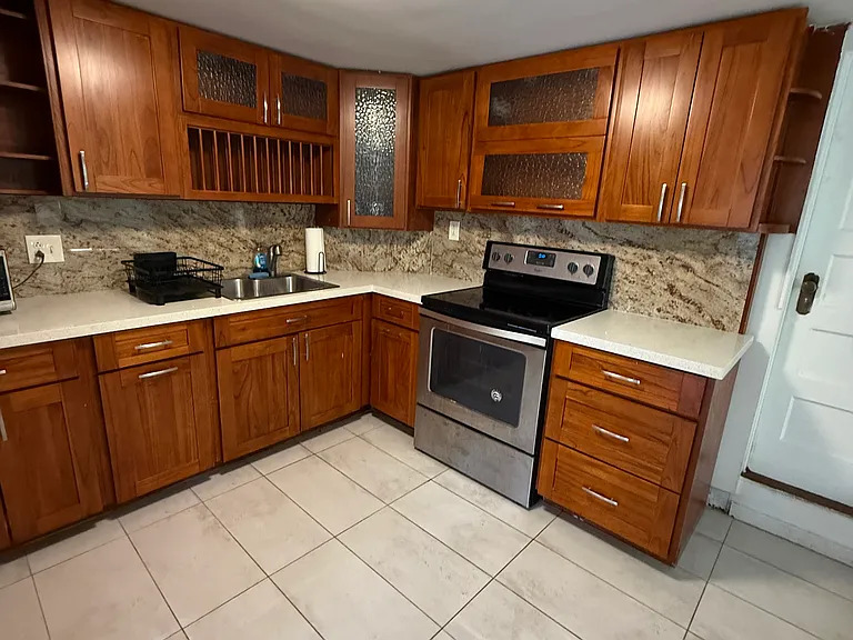 2240 Makanani Dr #B — Photo 1