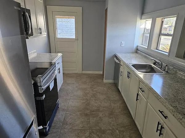 806 W Hampton Springs Ave — Photo 4
