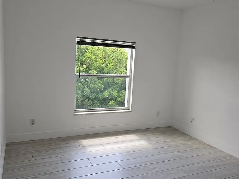 4425 SW Santa Barbara Pl — Photo 5