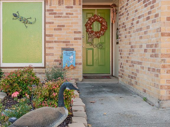 4th image of 605 Panay Way Dr