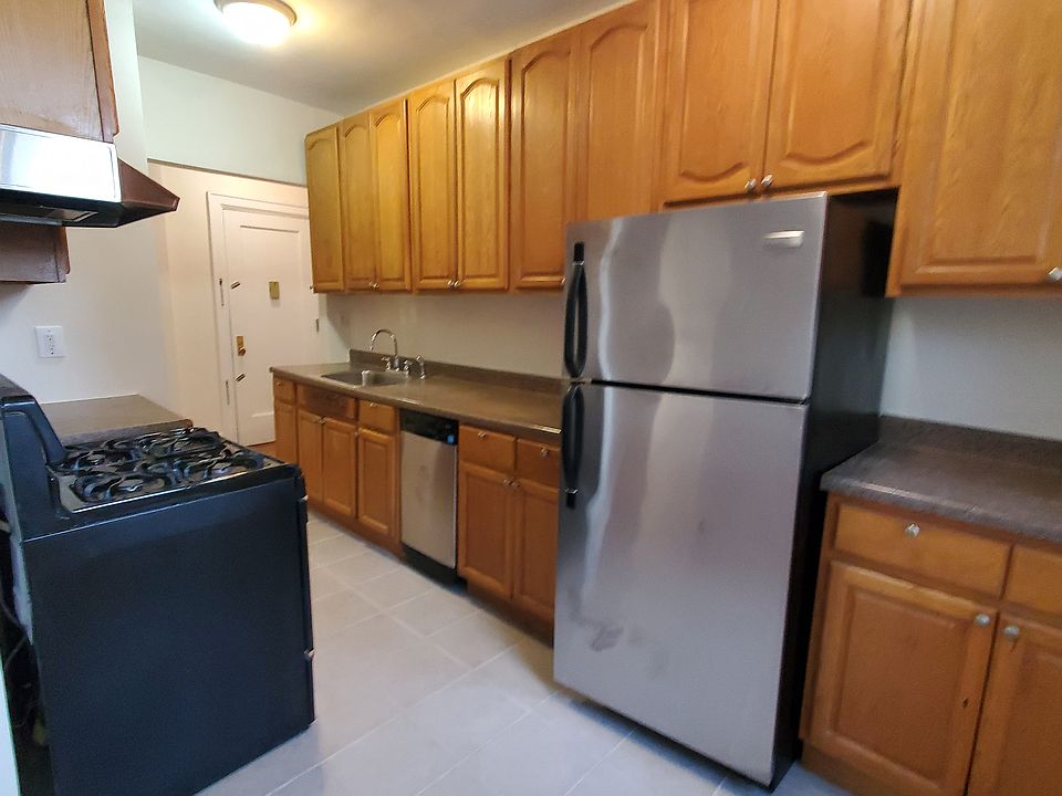 1st image of 531 E Lincoln Ave APT 3S