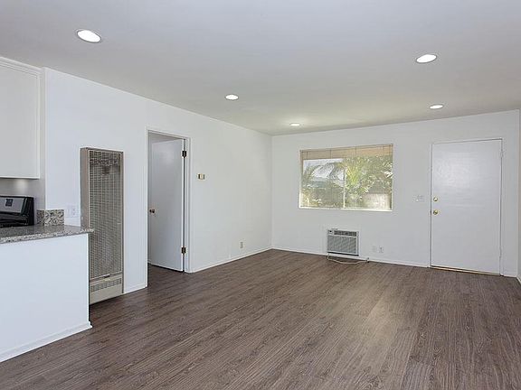 3rd image of 660 W Sierra Madre Blvd APT A