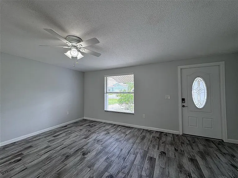 3445 Sarto Ln — Photo 6