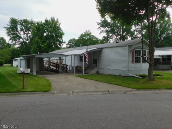 19 Brookins Dr, Olmsted Falls, OH 44138