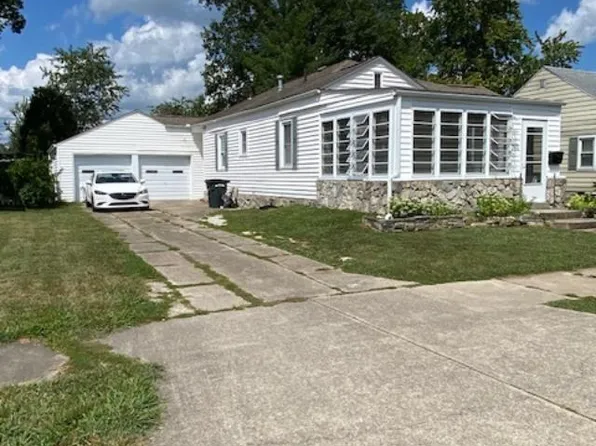 760 D St NE, Linton, IN 47441