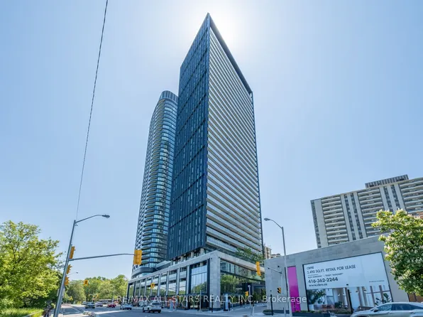 575 Bloor St E #2302, Toronto, ON M4X 1J8
