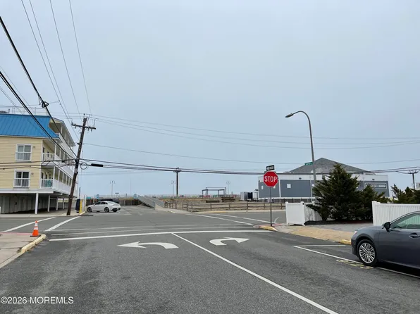 21 Sampson Avenue, Seaside Heights, NJ 08751