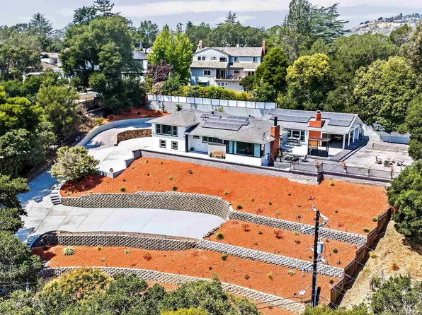 4363 Short Hill Rd, Oakland, CA 94605