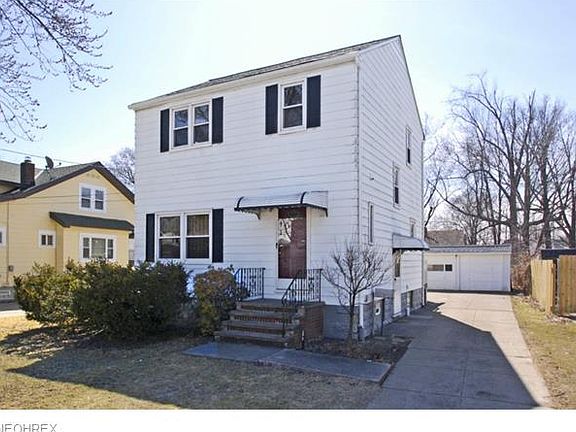 4th image of 16827 Larchwood Ave