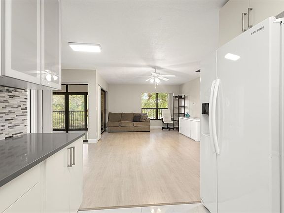 4th image of 3167 Cocoplum Cir #3167