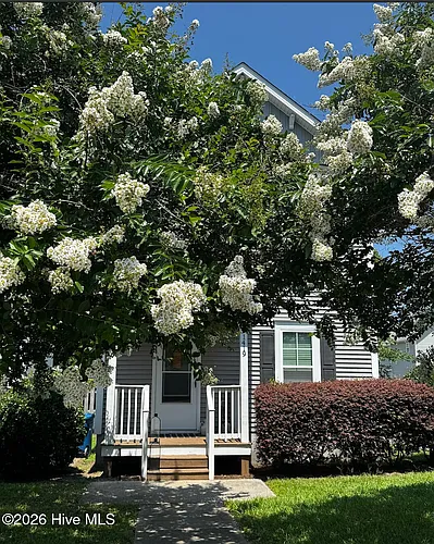 1419 King St Photo 1