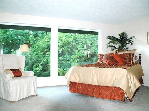 Master suite with slider to outside courtyard