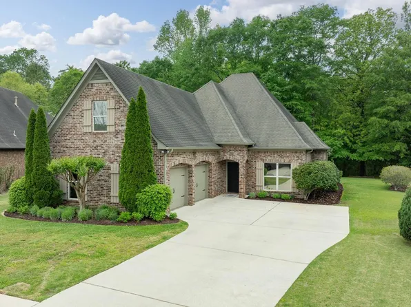 449 Heathersage Rd, Maylene, AL 35114