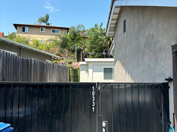 3rd image of 10331 Newhome Ave