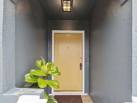 3rd image of 161 Bellevue Ave