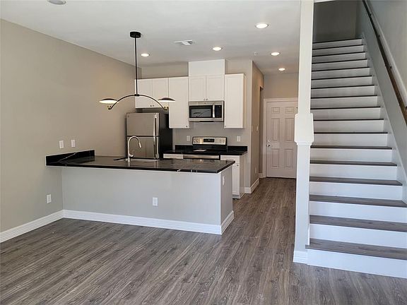 3rd image of 5262 Ella Blvd #502B